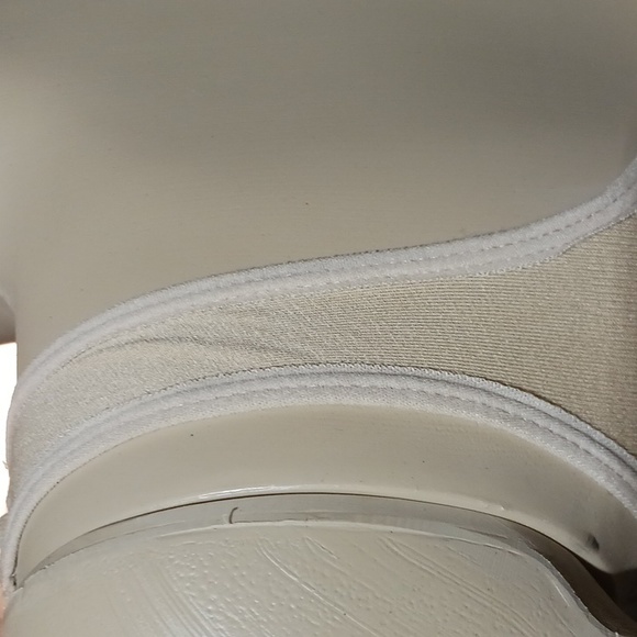 NWOT 3pk/3 colors Stretchy, lightly padded Bralettes Sz M - Picture 8 of 16